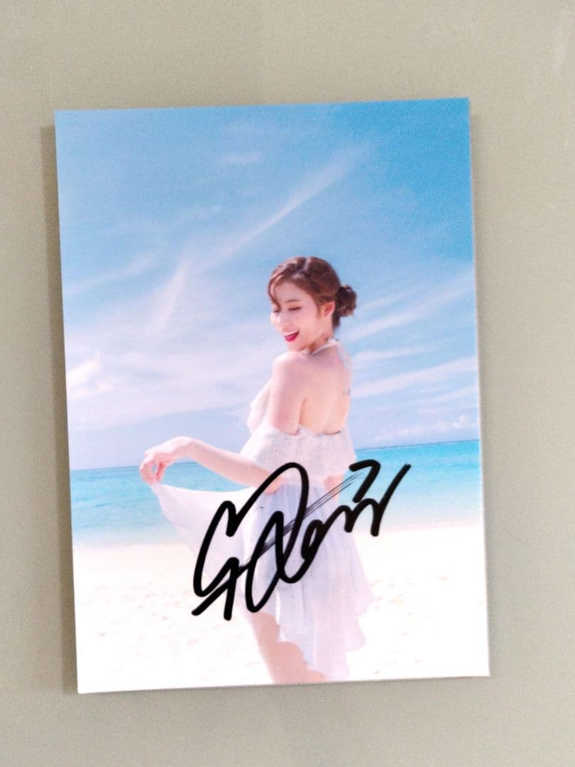サナ直筆サイン入り2Lサイズ写真…TWICE‥SANA… - メルカリ