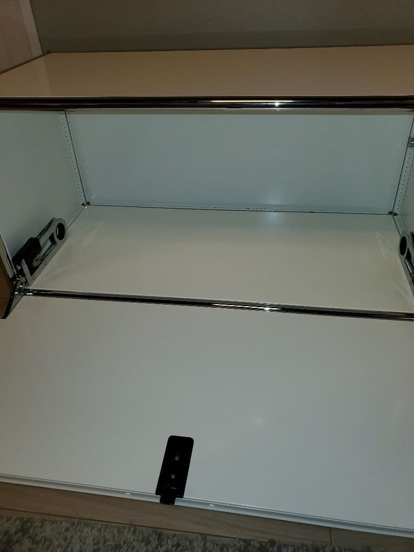 送料込！値引き！USMハラー　TVボード　ピュアホワイト