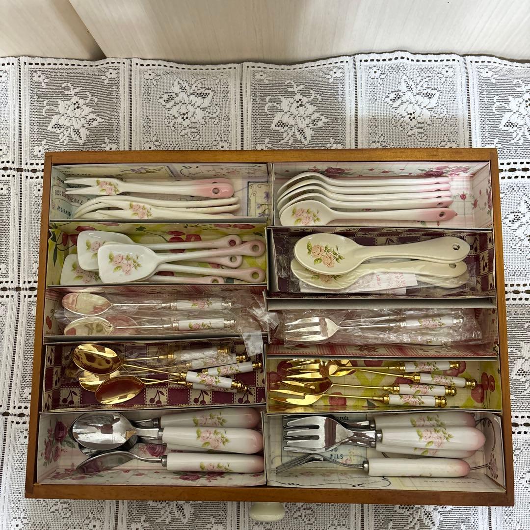 イマン　ダイアナローズ　カトラリーセット