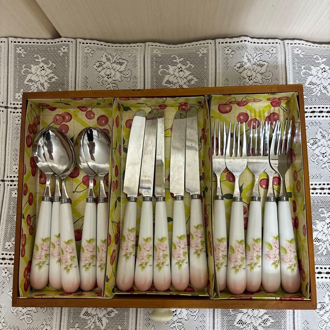 イマン　ダイアナローズ　カトラリーセット