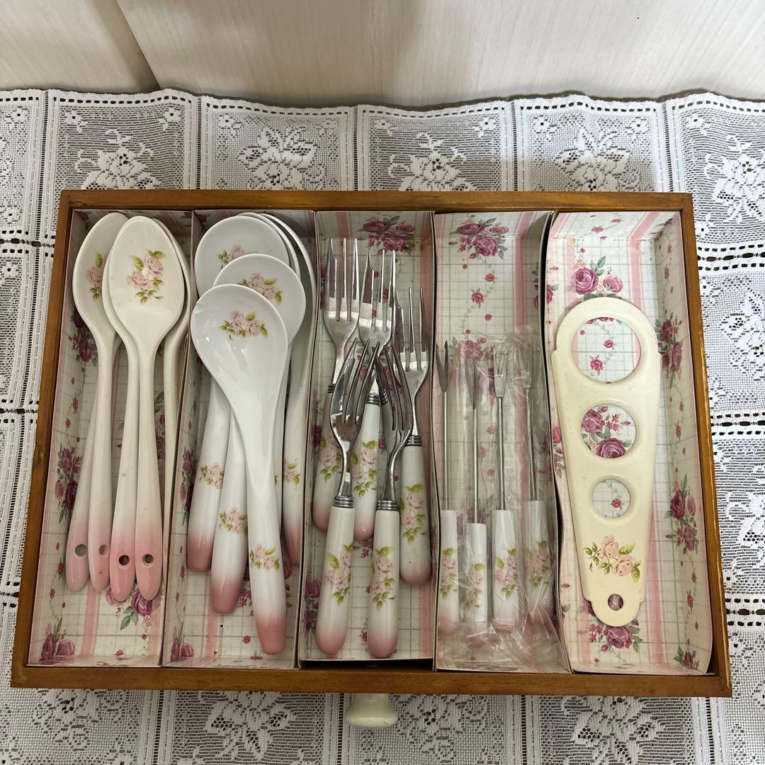 イマン　ダイアナローズ　カトラリーセット