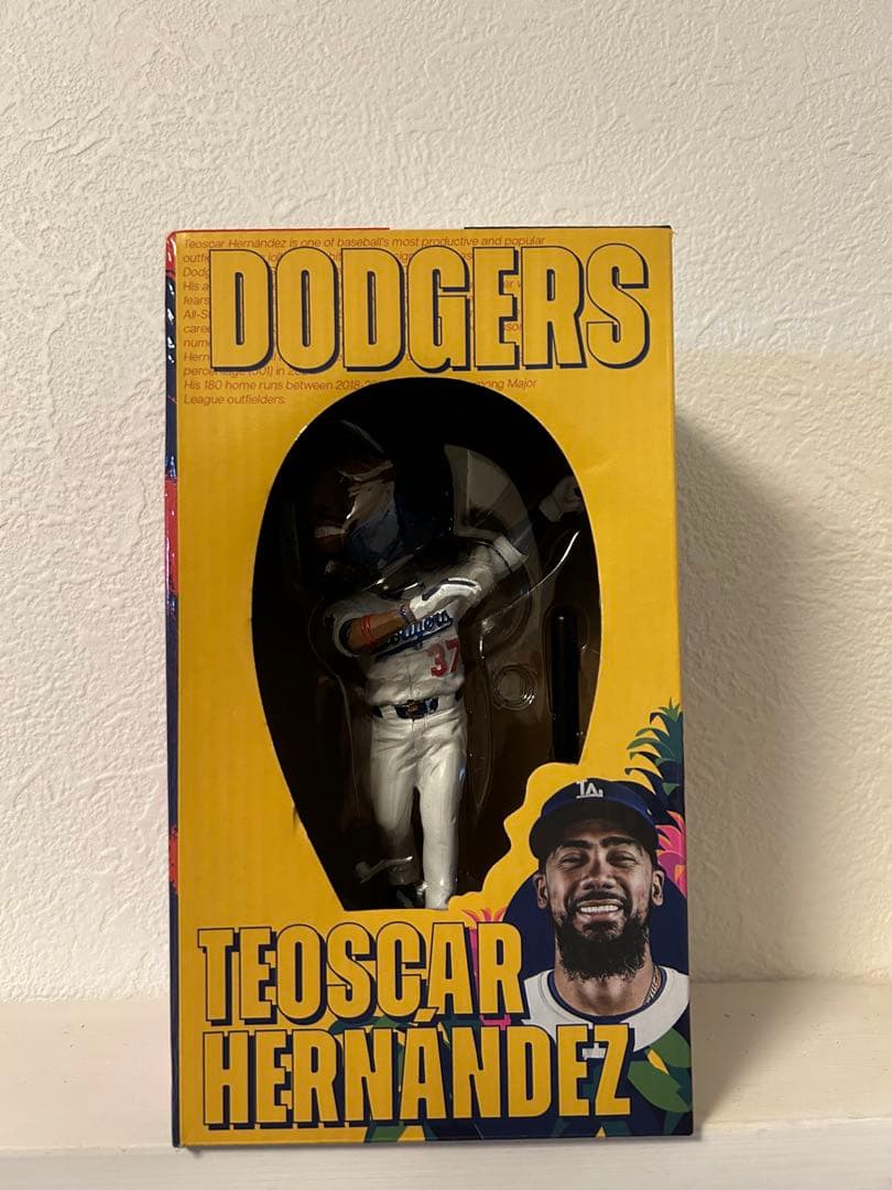 ドジャース限定　テオスカーヘルナンデス ボブルヘッド