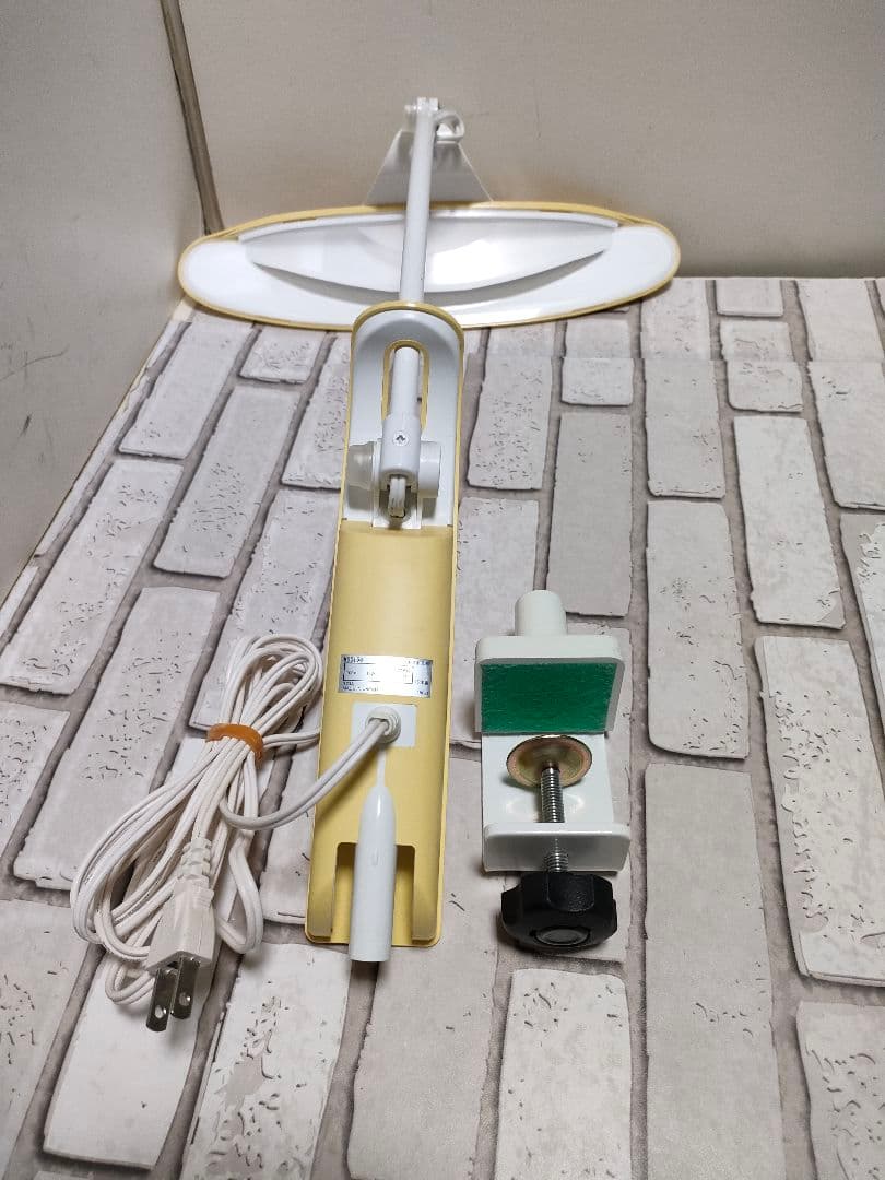 ぴかりんさん用カリモク家具 スタンドライト ディズニーモデル〈くまのプーさん〉