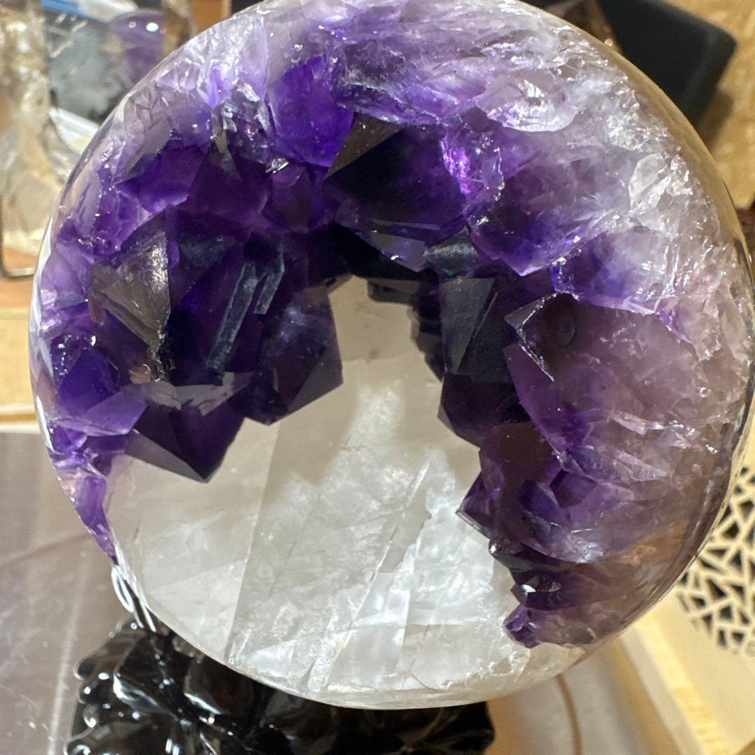 希少　極上品　カルサイト共生アメジストの笑い口　置物　丸玉　笑口　帝王紫