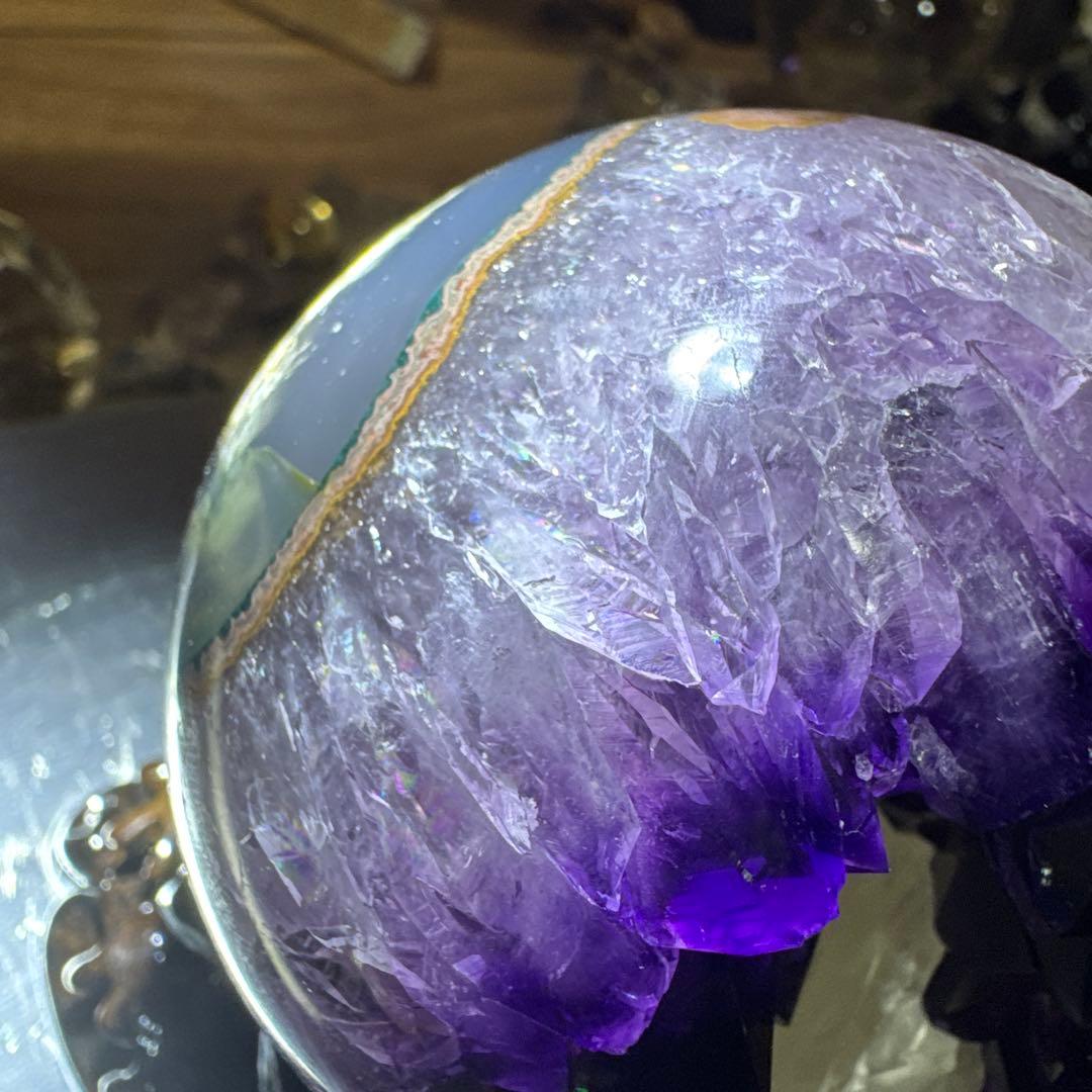 希少　極上品　カルサイト共生アメジストの笑い口　置物　丸玉　笑口　帝王紫