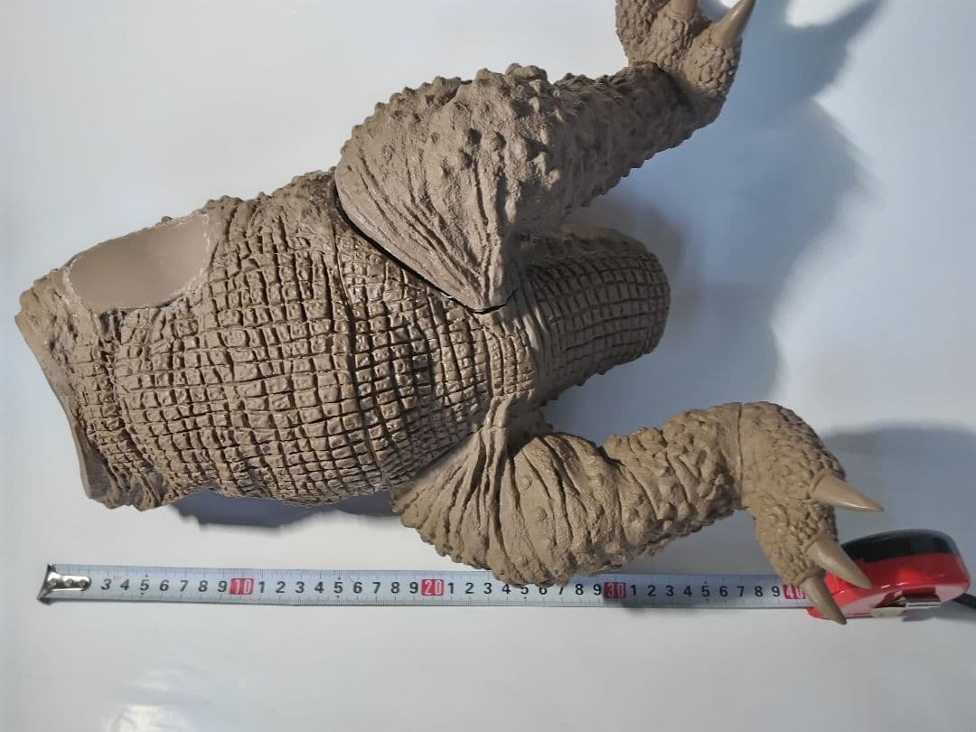 イノウエアーツの過去ちゃんシリーズ、パラダイス地底怪獣バラゴン巨大