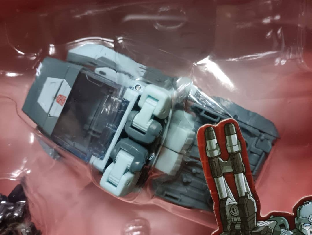 激レア!未開封品トランスフォーマーレジェンズ、LG48ターゲット