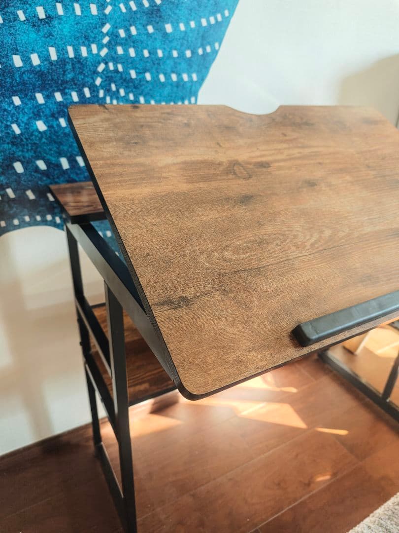 傾斜可能な木製パソコンデスク