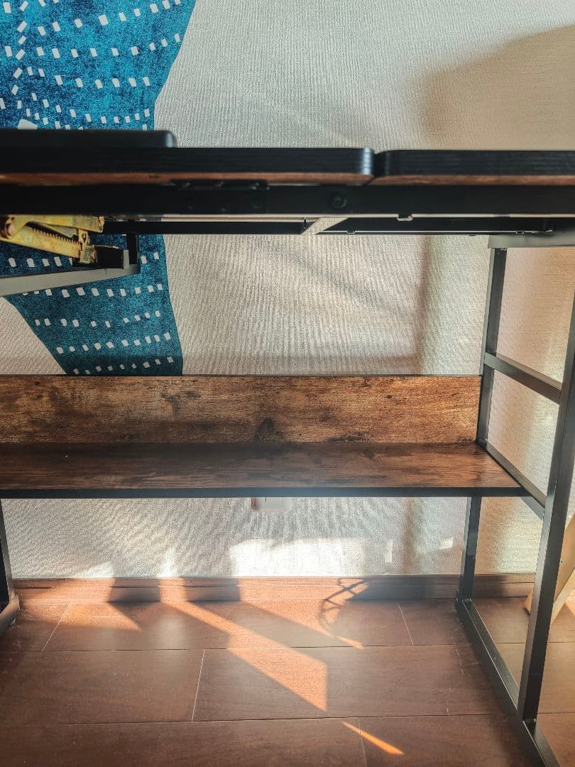 傾斜可能な木製パソコンデスク