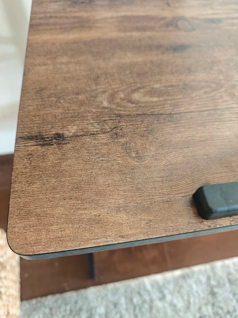 傾斜可能な木製パソコンデスク