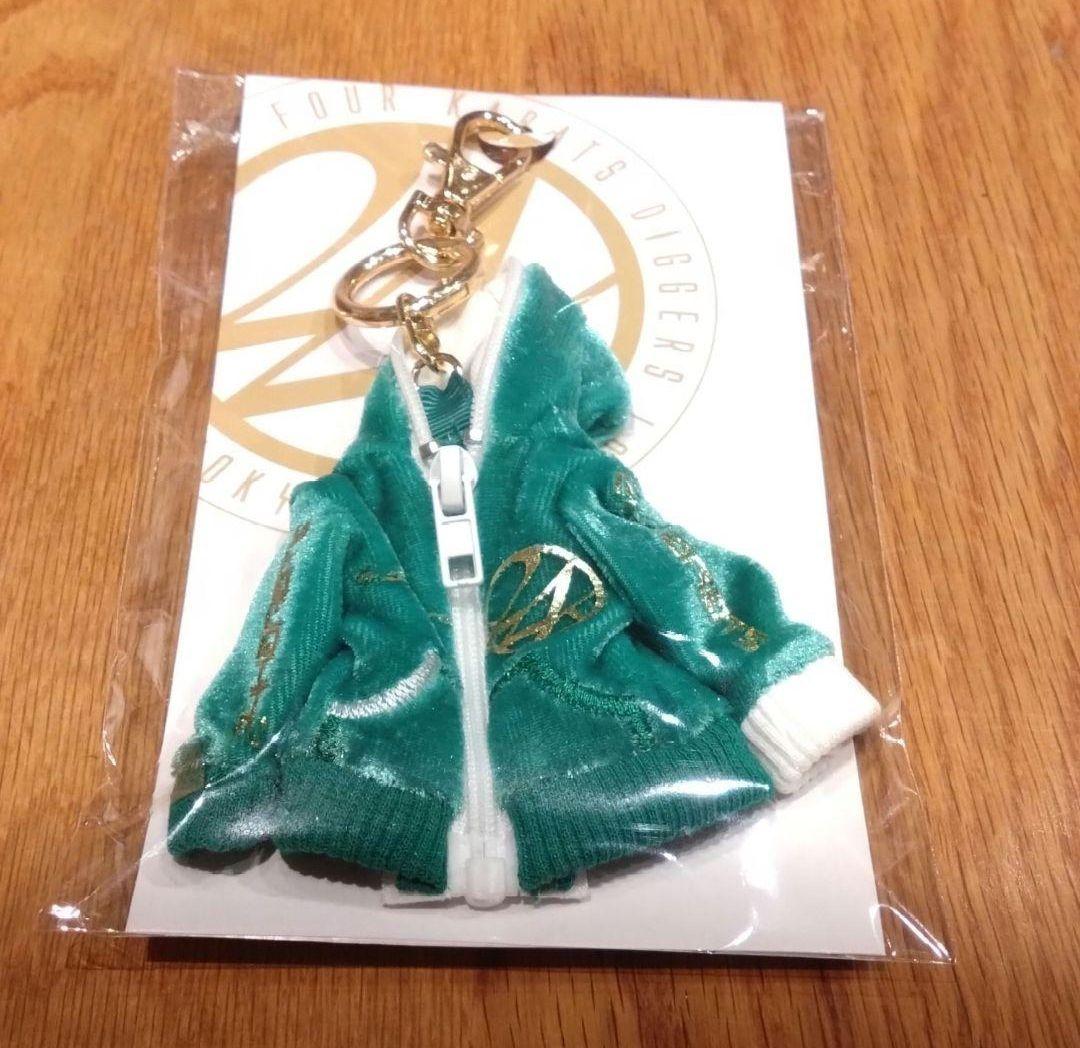 EXILE 衣装展 限定 24karats ジャージキーホルダー - メルカリ