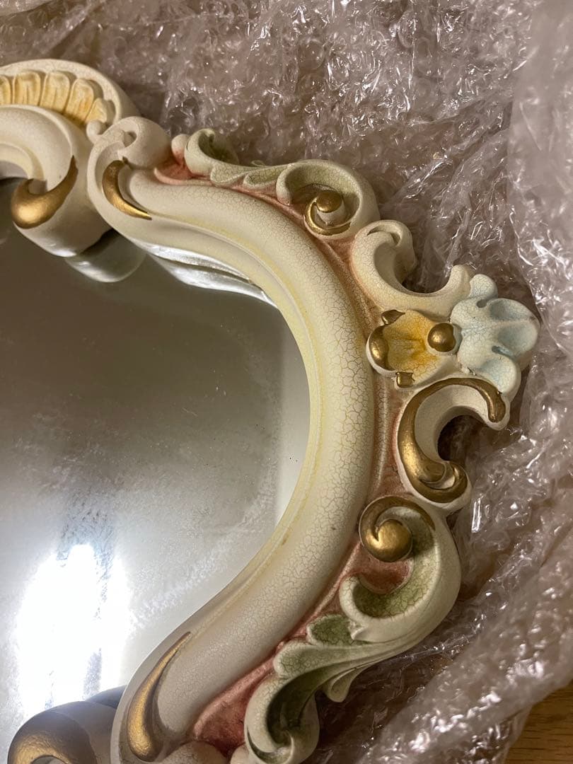 【期間限定値下げ⭐︎12/23迄】壁掛け　鏡　アンティーク　レトロ　花　ゴールド