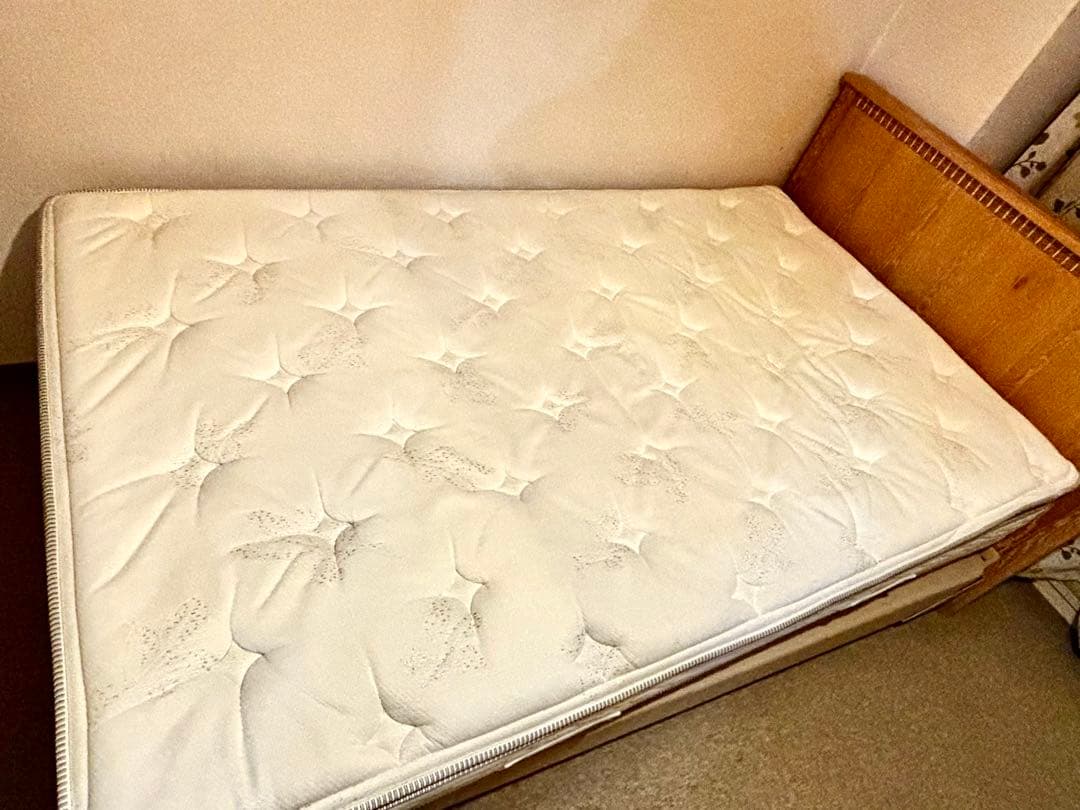 シモンズ　セミダブルマットレス(※フレームと同時購入で割引可)