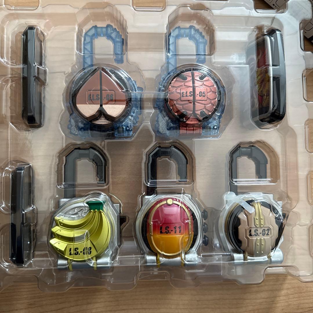 CSM ロックシード チームバロンセット - メルカリ