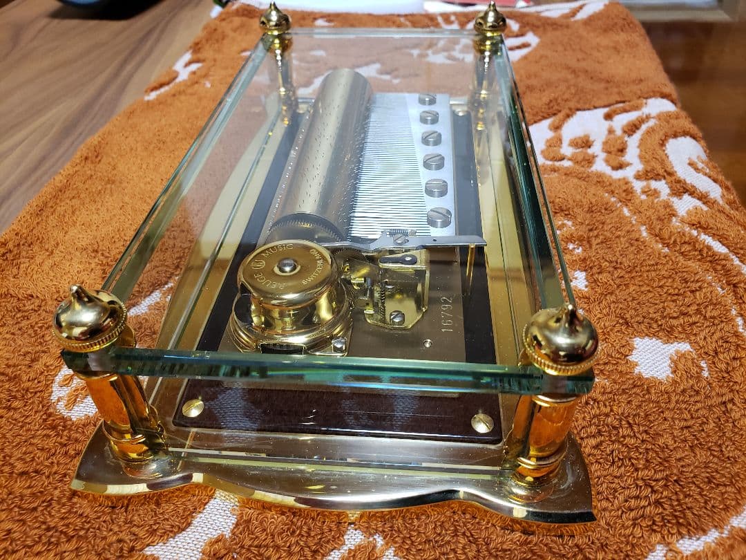 リュージュクリスタルオルゴール 手動巻き式