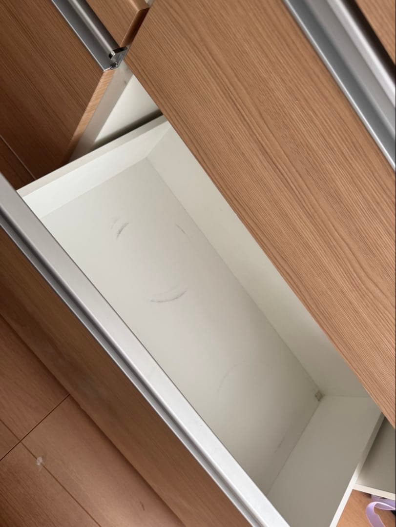 キッチン収納キャビネット