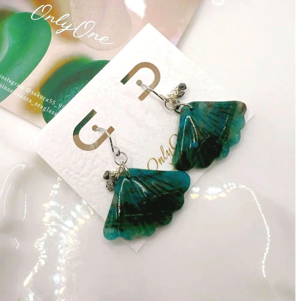 ブルークリソコラ　フィンカービングピアス　クリソコラ　グレーダイヤモンド