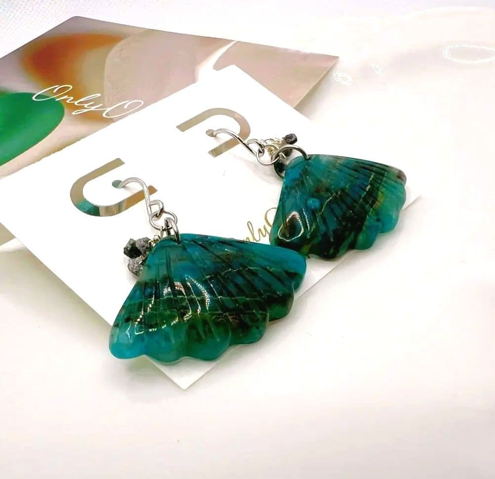 ブルークリソコラ　フィンカービングピアス　クリソコラ　グレーダイヤモンド