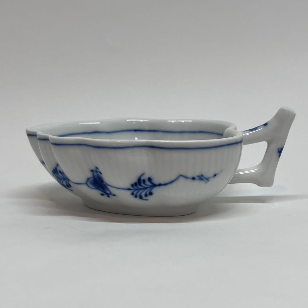 【美品】ブルーフルーテッド　プレイン　スモールリーフディッシュ　オープンシュガー