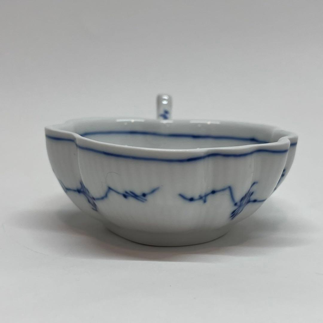 【美品】ブルーフルーテッド　プレイン　スモールリーフディッシュ　オープンシュガー