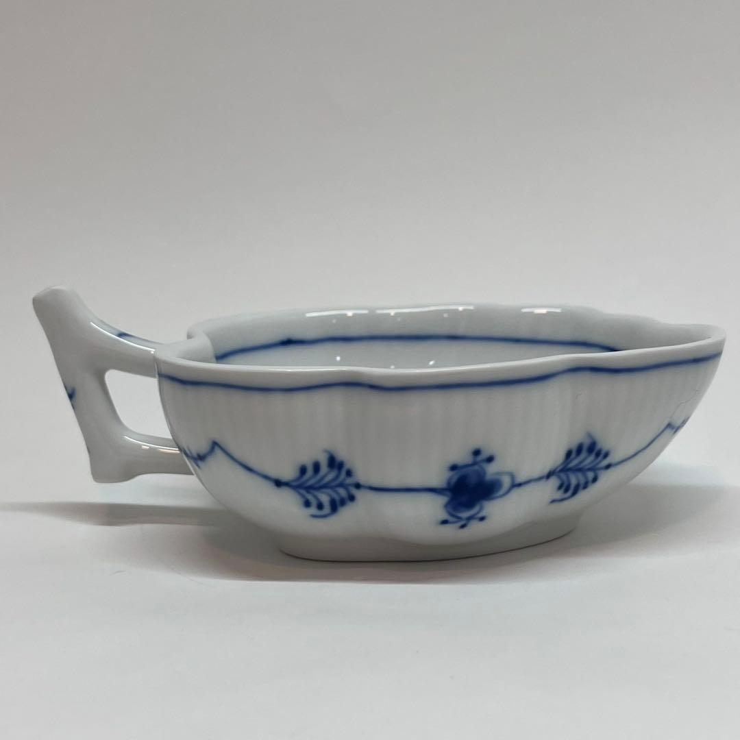 【美品】ブルーフルーテッド　プレイン　スモールリーフディッシュ　オープンシュガー