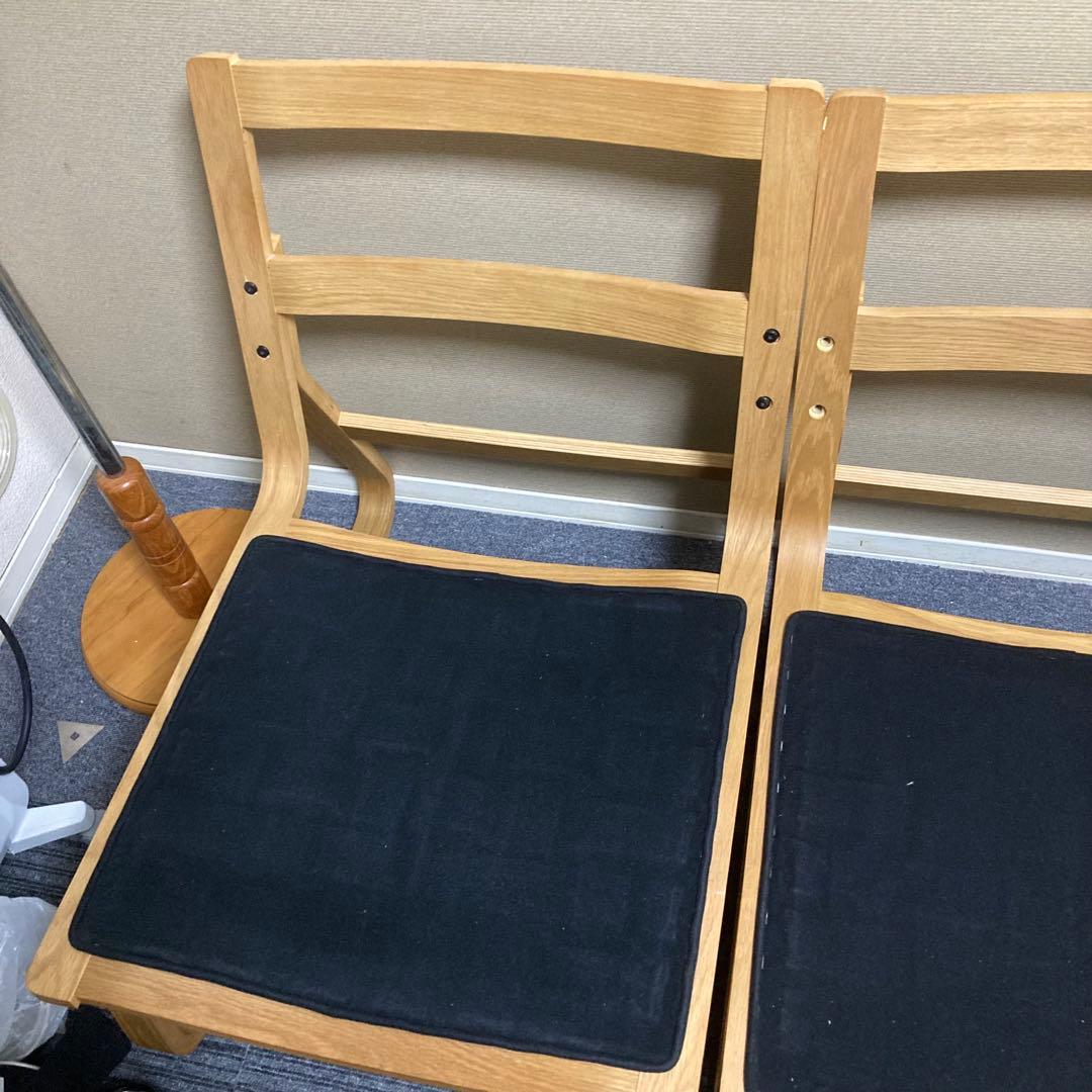 無印良品　リビングでもダイニングでもつかえるソファチェア　右