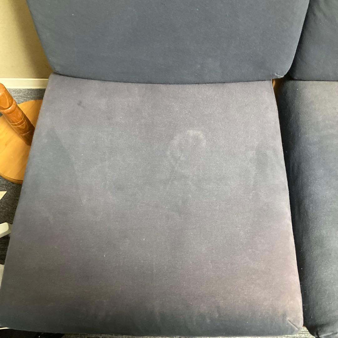 無印良品　リビングでもダイニングでもつかえるソファチェア　右