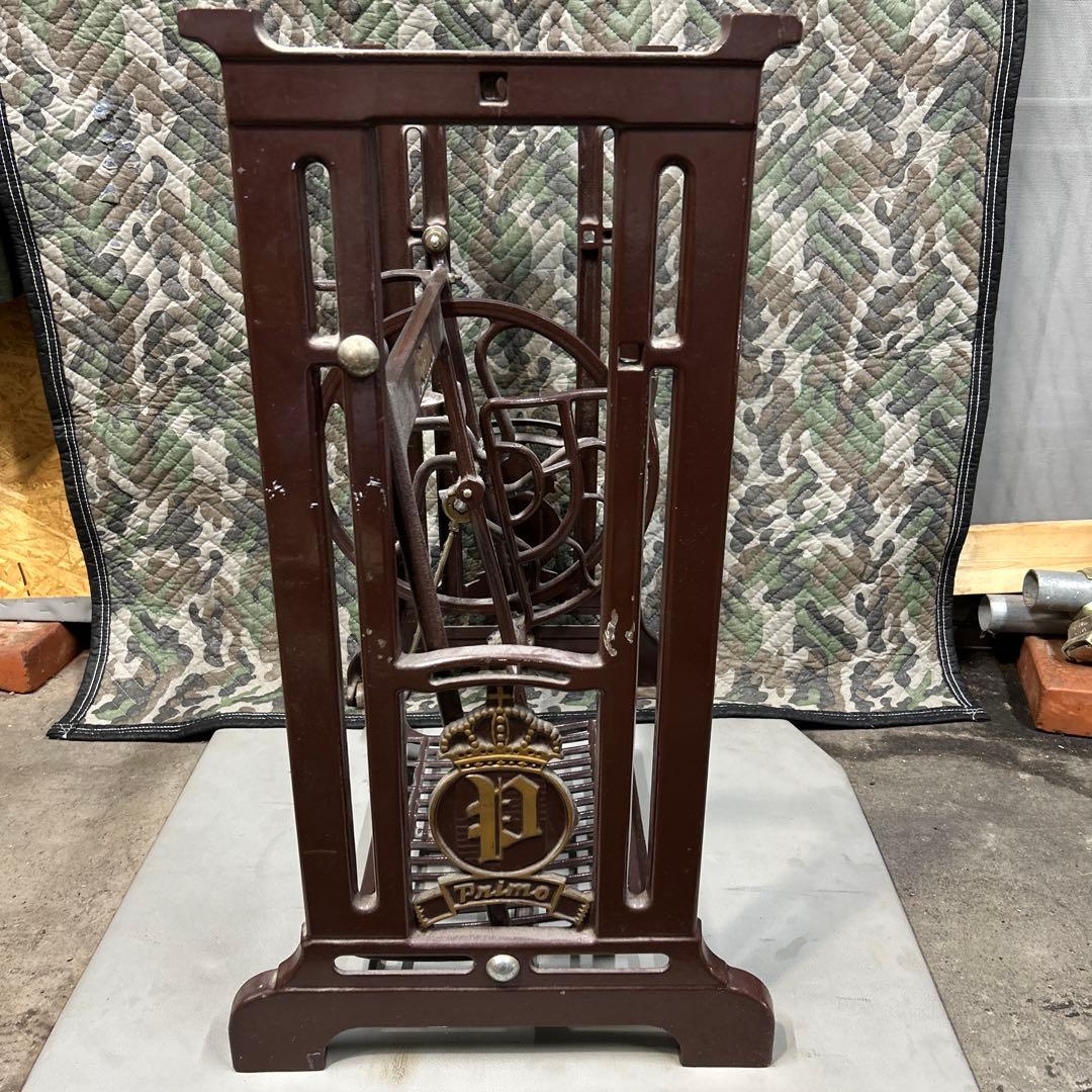 足踏みミシンの脚