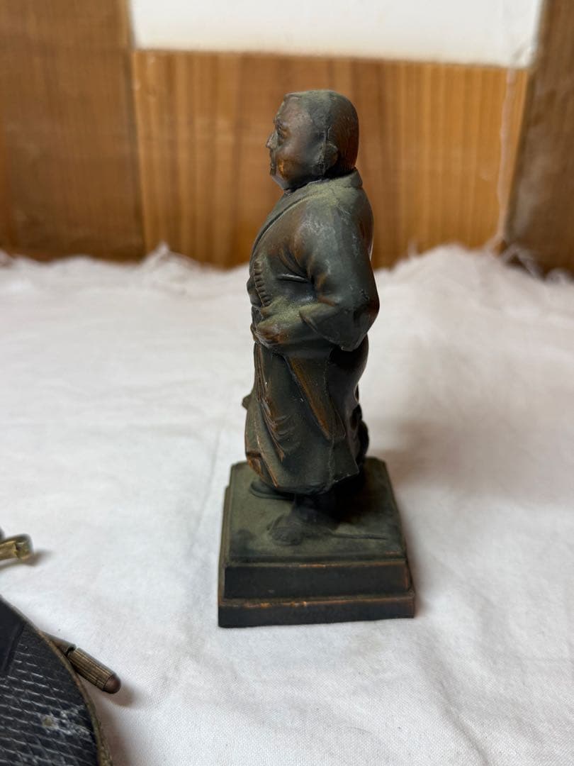 西郷隆盛像 置物 昭和レトロ 火縄銃 モデルガン 置物 - メルカリ