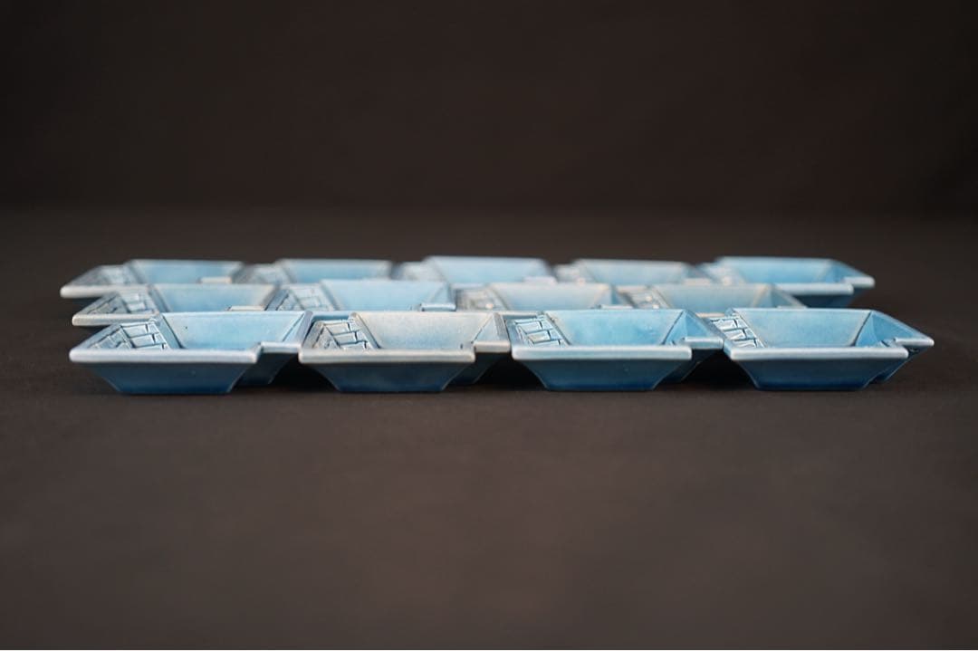 淡路珉平焼 青釉 花文 隅切角小皿 13客 / 角皿 向付 豆皿 懐石料理道具