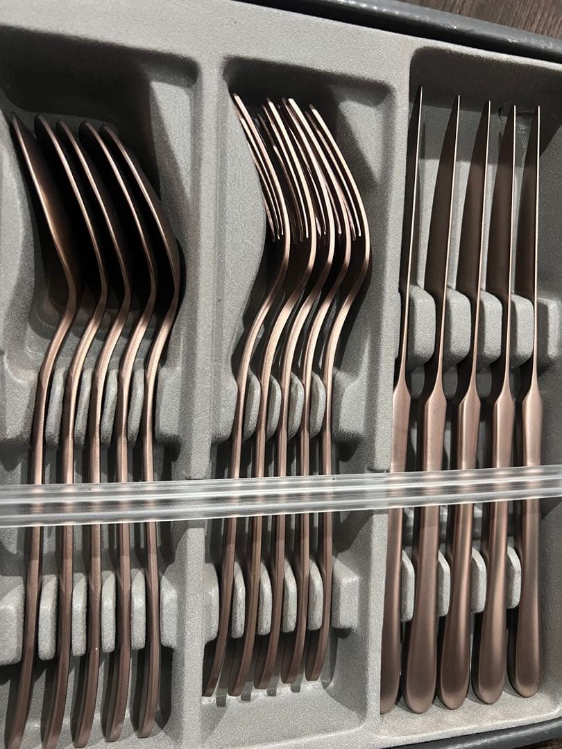 ヨッシー　未使用品 カトラリー 24P ブロンズサテン 定価4万円