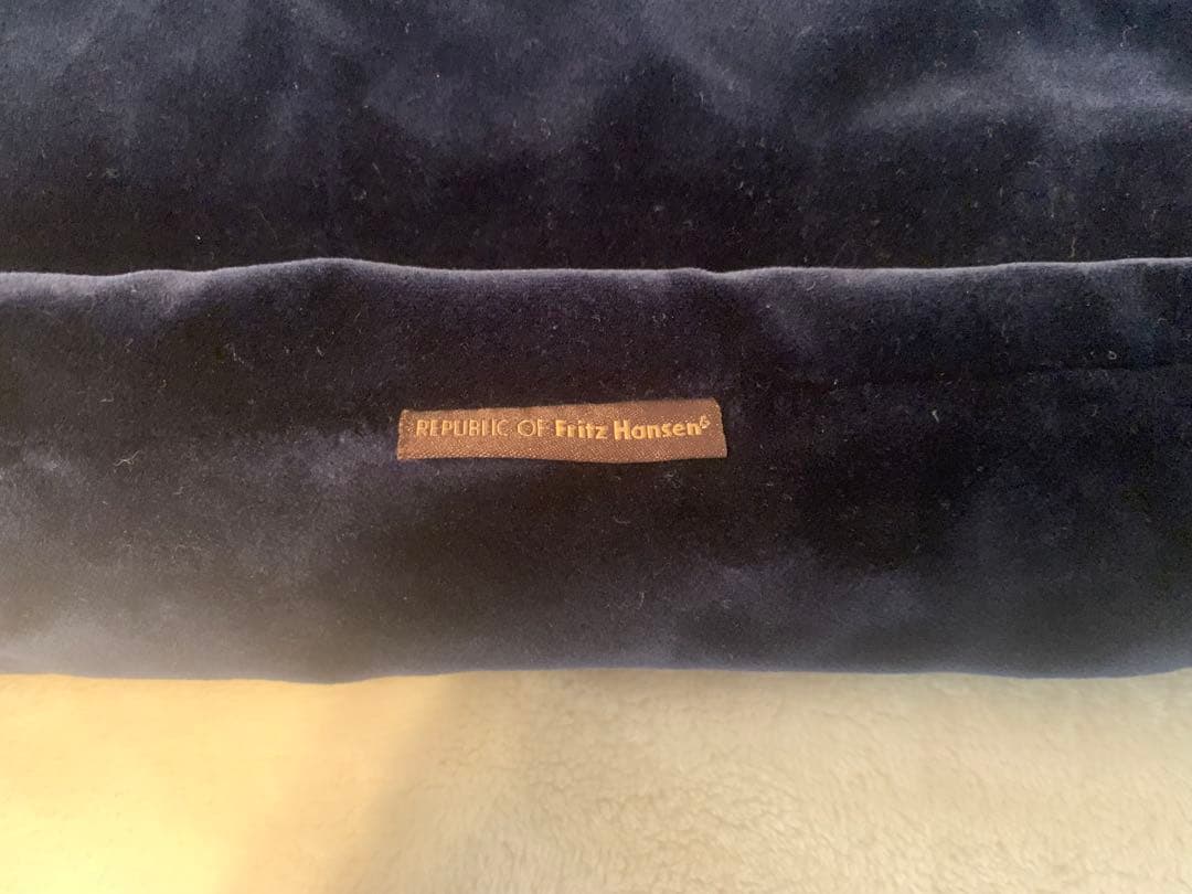 フリッツハンセン　ベルベットクッションカバー