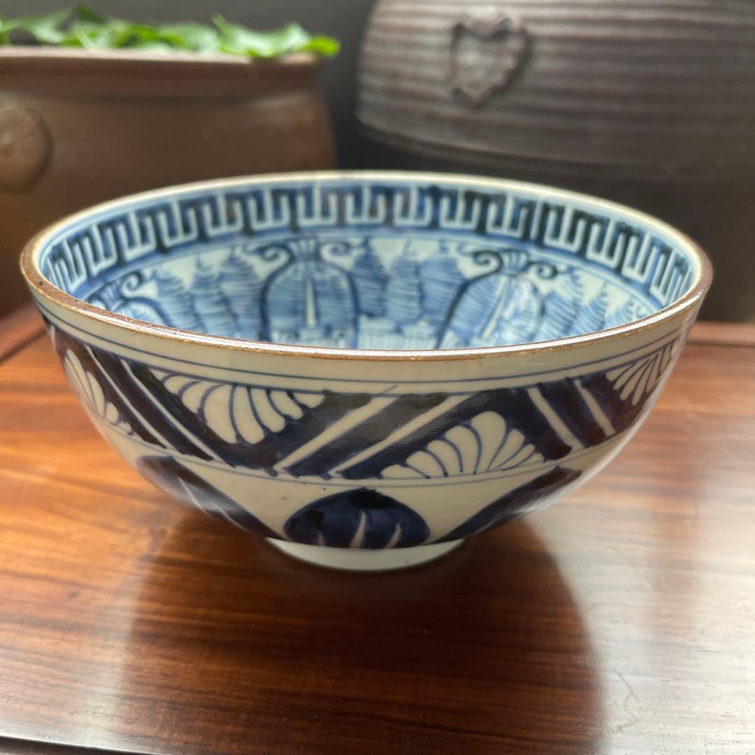 希少物　時代物　染付青白い伝統的な陶器の丼