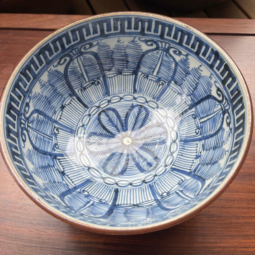 希少物　時代物　染付青白い伝統的な陶器の丼