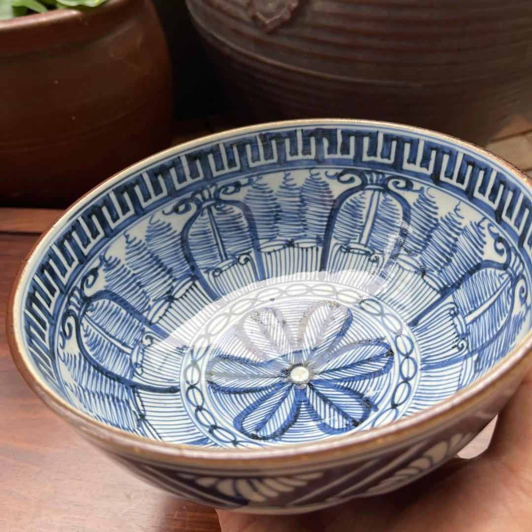 希少物　時代物　染付青白い伝統的な陶器の丼