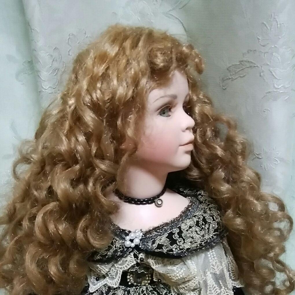 アンティーク調フランス人形
