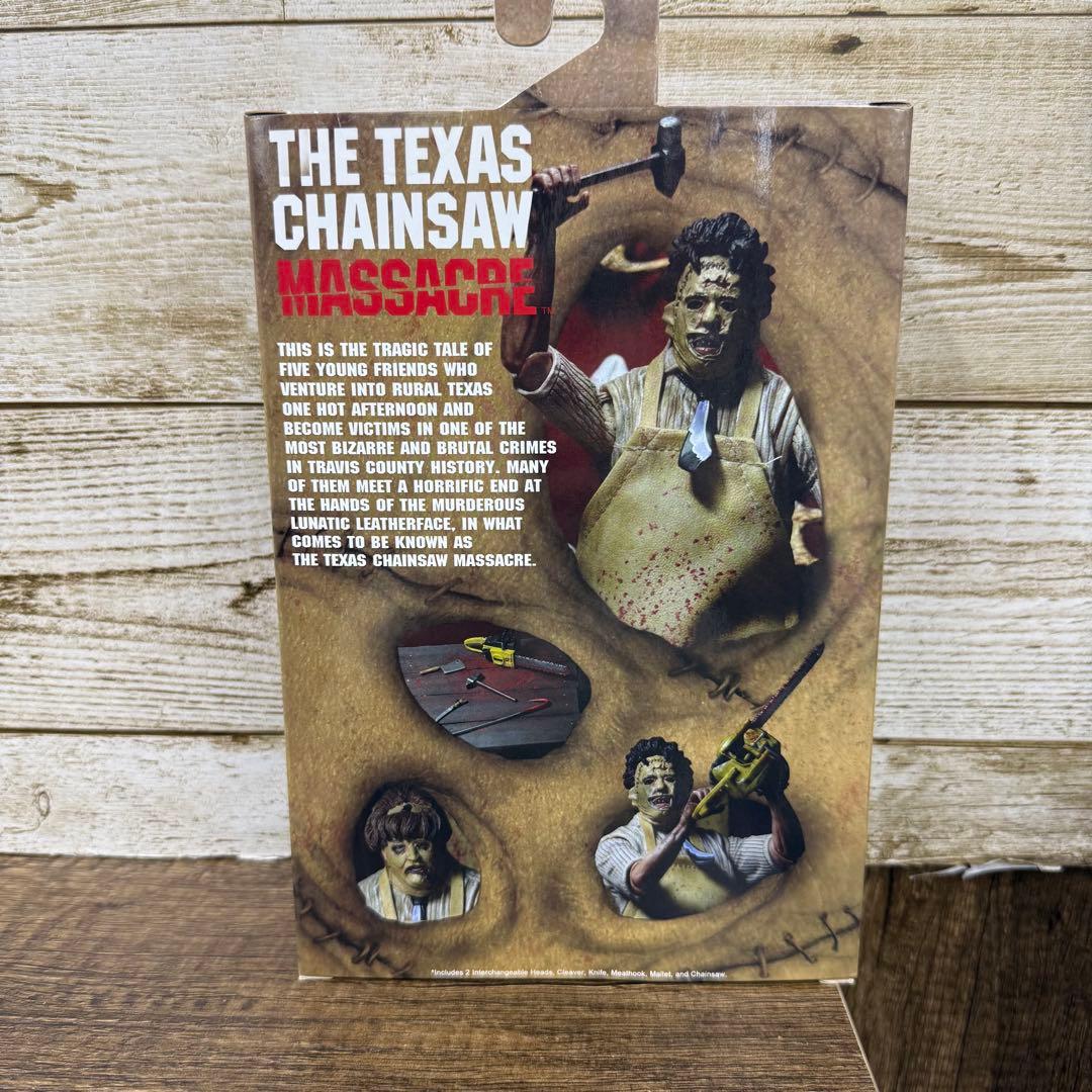 NECA The Texas Chainsaw Massacre フィギュア