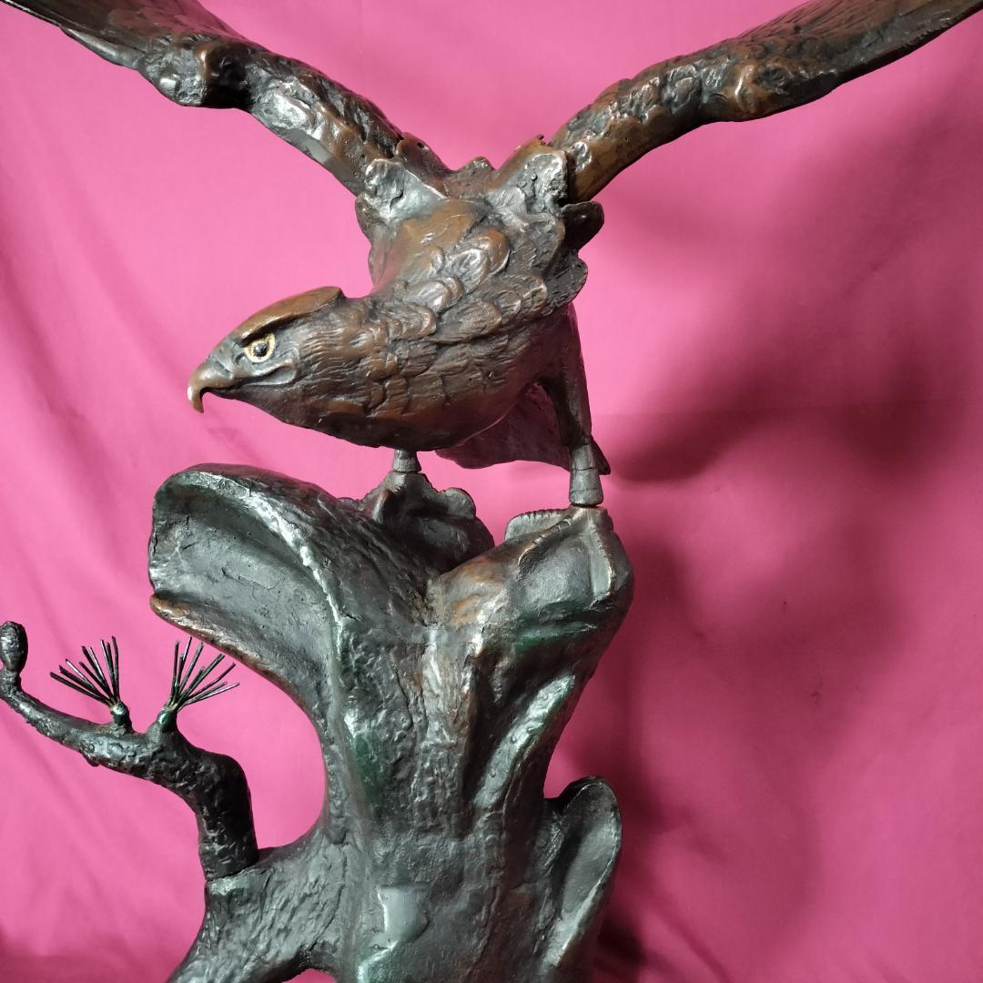 松鷲の置物　68cm