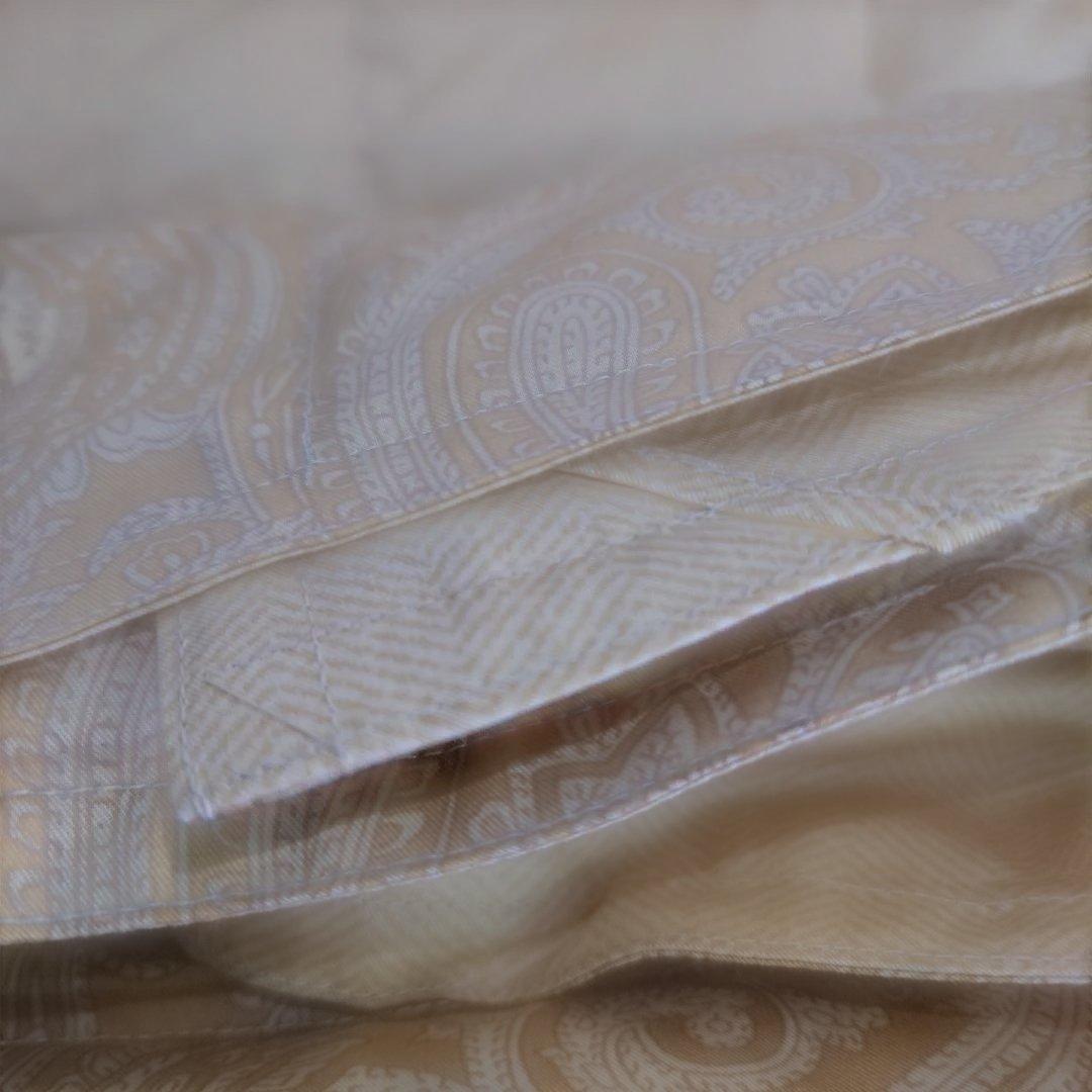 BURBERRY ペイズリー柄羽毛掛け布団 150×200cm