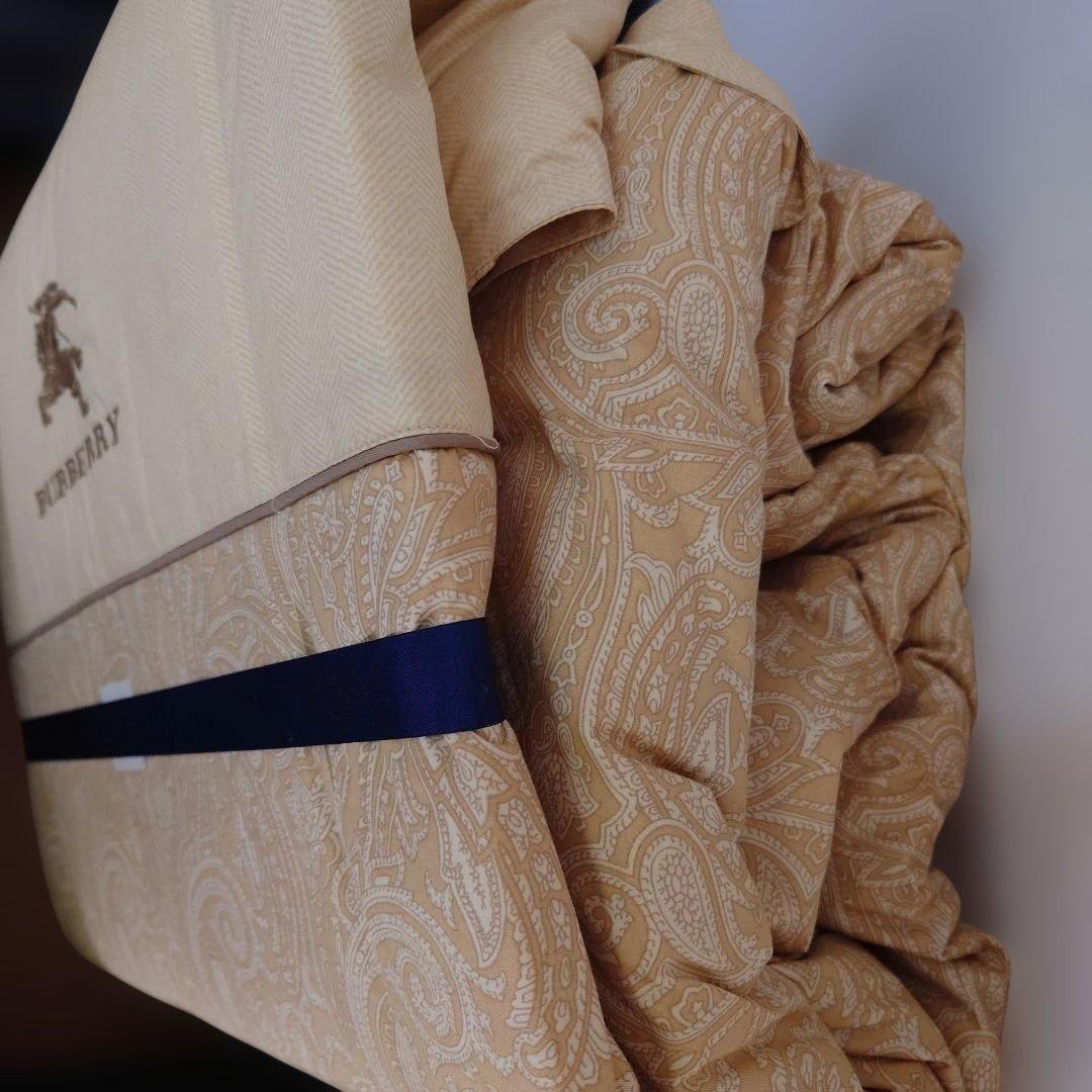 BURBERRY ペイズリー柄羽毛掛け布団 150×200cm