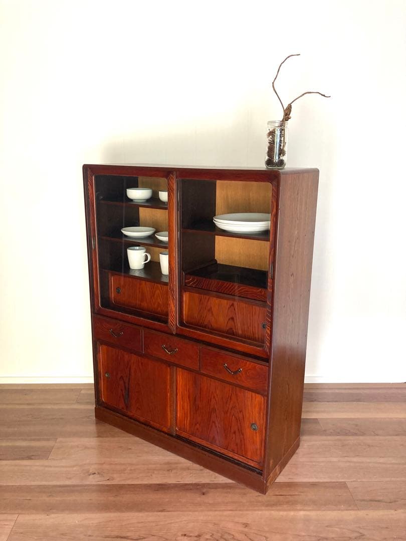 【連休sale】佇まい良さげな収納棚　食器棚