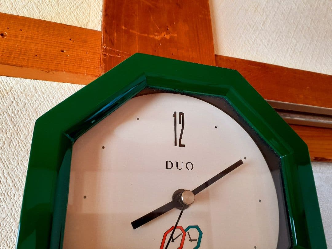 80's　掛け時計　ポストモダン　ビンテージ　レトロ　八角　グリーン