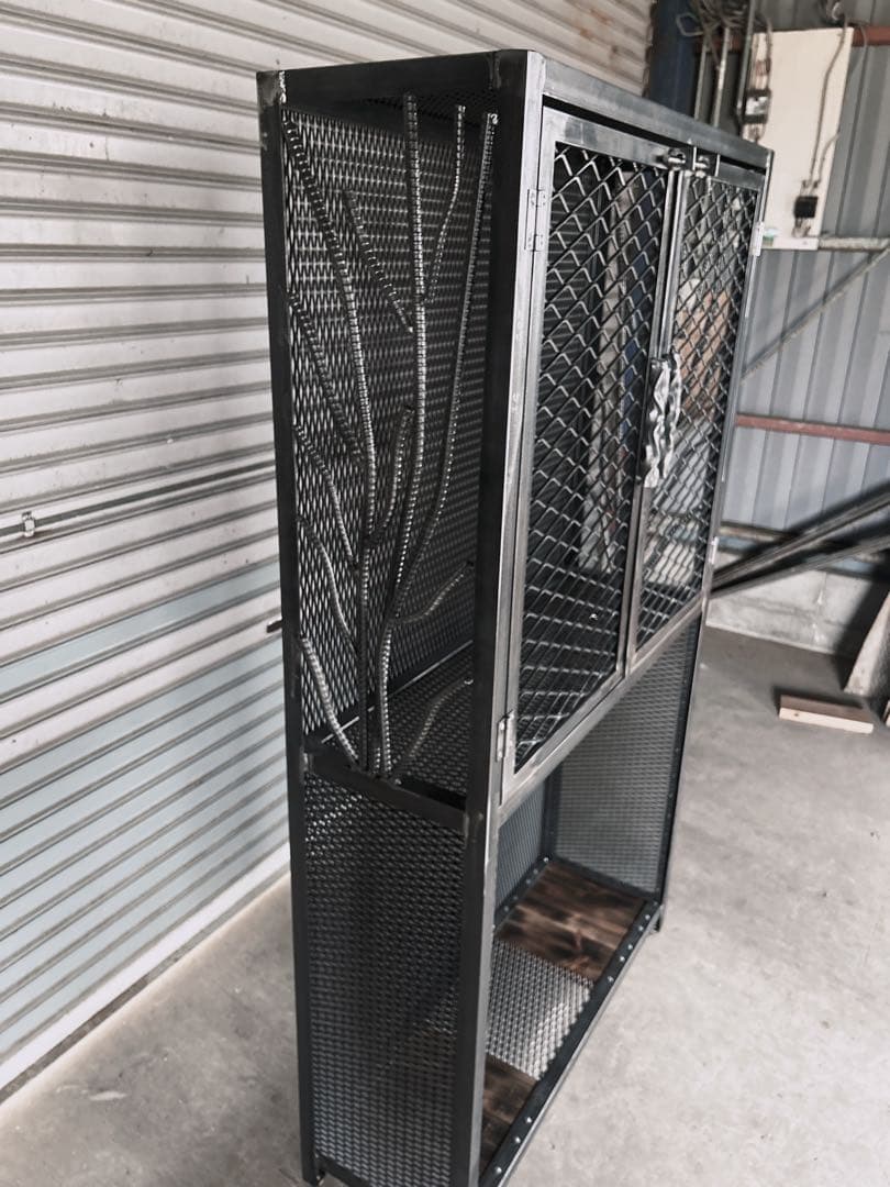 大幅お値下げ　アイアンキャビネット　ASE インダストリアル家具　デザイン家具