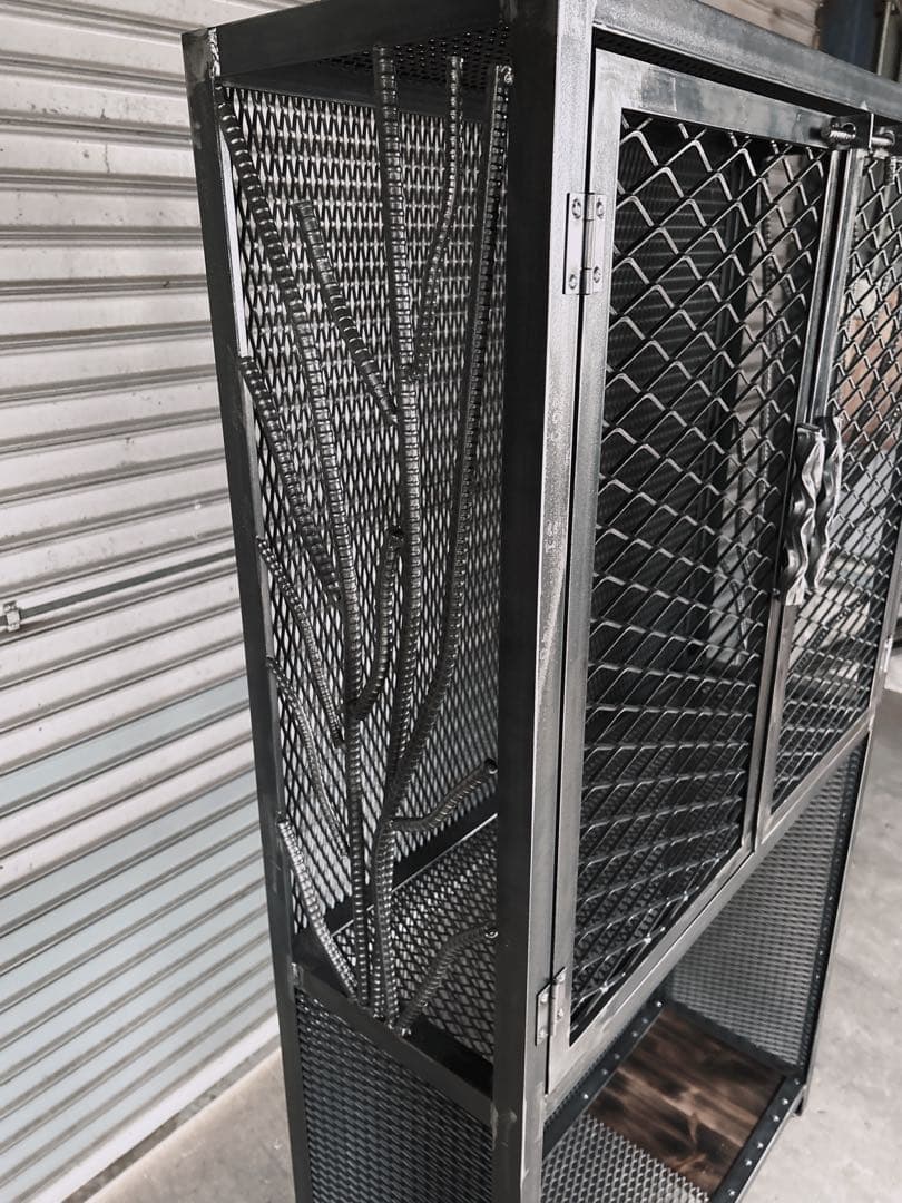 大幅お値下げ　アイアンキャビネット　ASE インダストリアル家具　デザイン家具