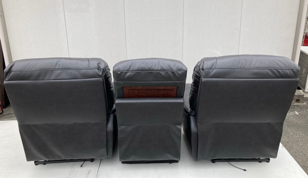 値引しました。　電動リクライニングソファ　　定価15万円で購入　引き取り可