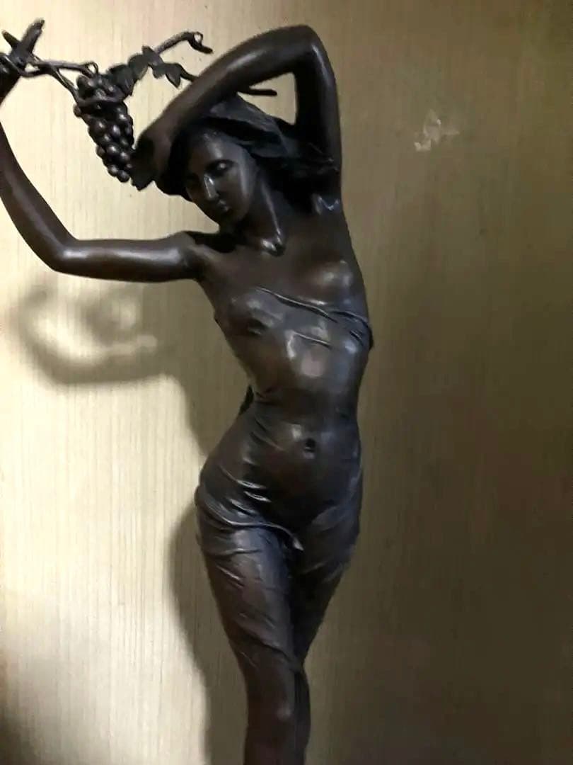 大型　銅像　女性　ブロンズ