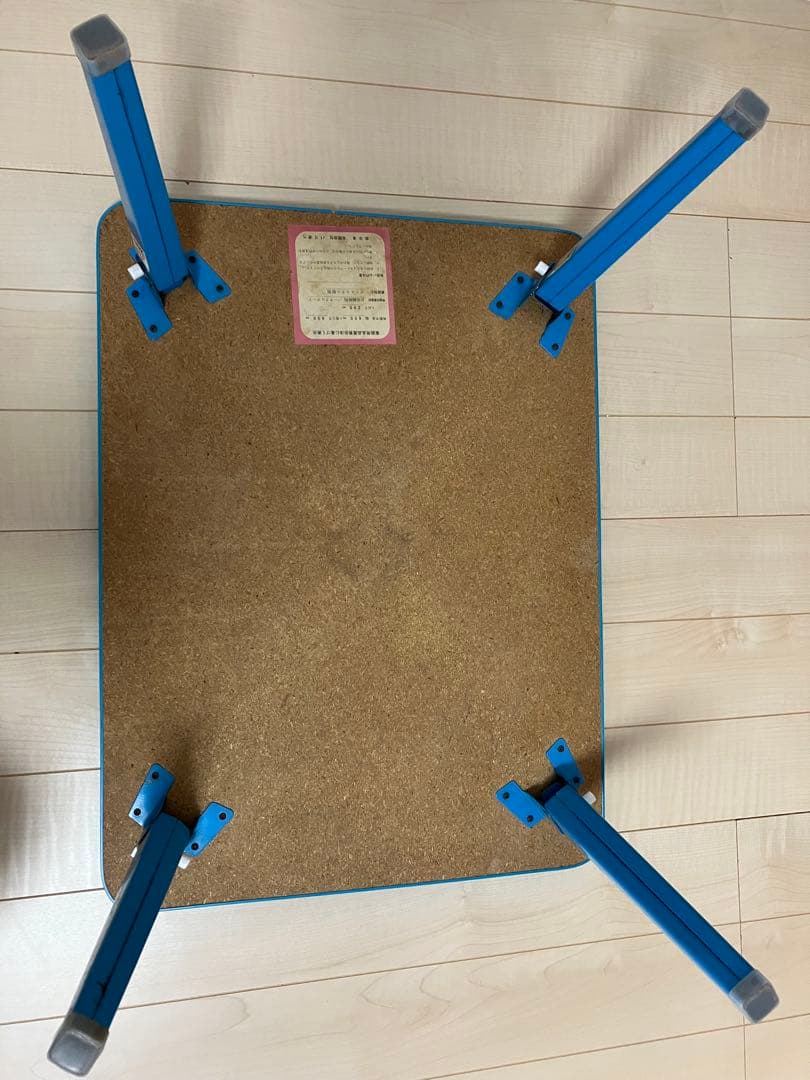 サンリオ　ゴロピカドン テーブル