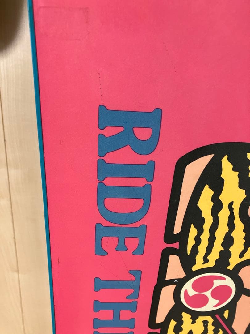 サンリオ　ゴロピカドン テーブル