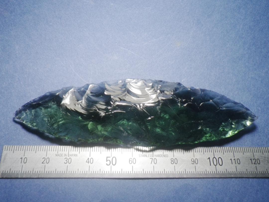 アンダラクリスタル 石器　 ２５１０２１－１