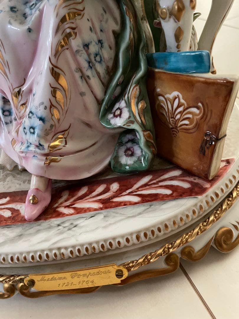 陶器人形 TYCHE社 磁器人形(ポンパドール夫人) 西洋陶器 - メルカリ